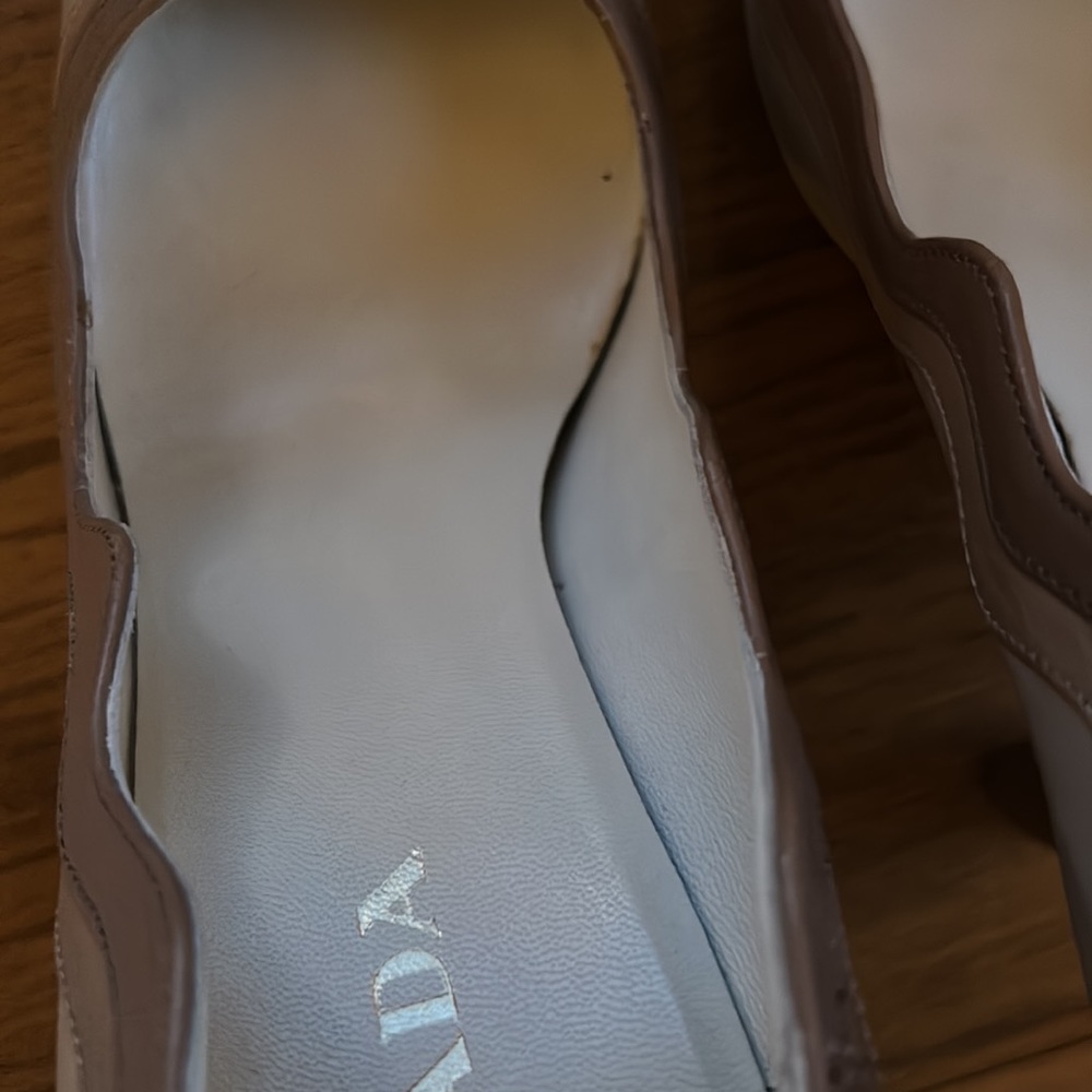 Prada Tan Scalloped Heels 37 1/2 - Picture 8 of 9